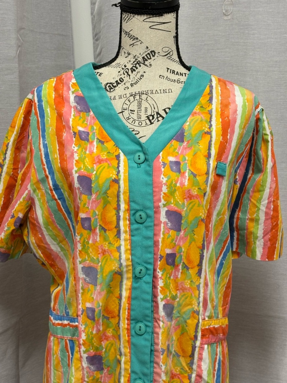 Disney Worldwide Services Female Cast Member Multi-Color  top/smock Sz XL